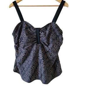 MERONA Black Geometric Swim Top Tankini Plus Built in Bra Size 22W - 2X